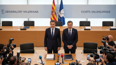 Feijóo anuncia a Juanfran Pérez Llorca como candidato del PP para presidir la Generalitat Valenciana tras la dimisión de Carlos Mazón 4 Feijóo y Pérez Llorca durante rueda de prensa oficial en Valencia