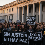 Doce años sin justicia: las víctimas del Alvia de Santiago claman contra un Estado que protege a los culpables Concentración de víctimas del Alvia frente a la Audiencia Provincial de A Coruña