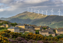 La Xunta destina 1,4 millones en ayudas por impacto de 931 aerogeneradores en 36 concellos gallegos 21 Aerogeneradores en paisaje gallego con fondos de compensación ambiental